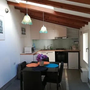 Charming House In Apartment Venedig